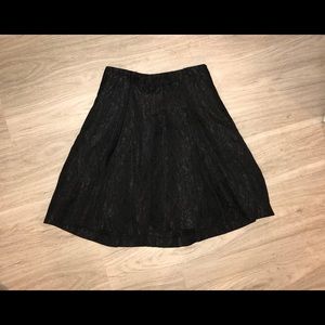 🖤Express floral embroiled skirt size 2🖤